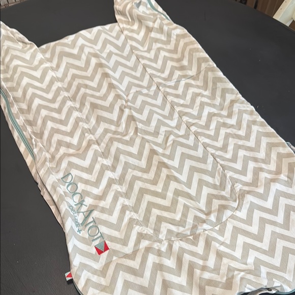 Dockatot cover Chevron in Cream and Gray - Picture 1 of 3